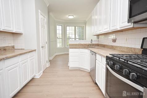 24 Straton Court Sayreville NJ 08859