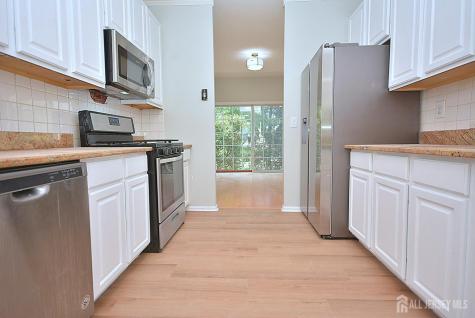 24 Straton Court Sayreville NJ 08859