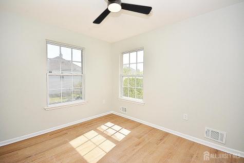 24 Straton Court Sayreville NJ 08859