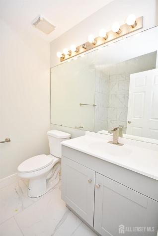 24 Straton Court Sayreville NJ 08859