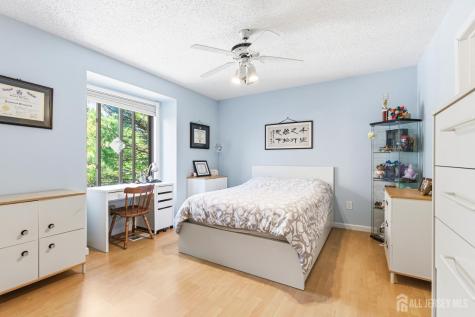 98 Park Gate Drive Edison NJ 08820