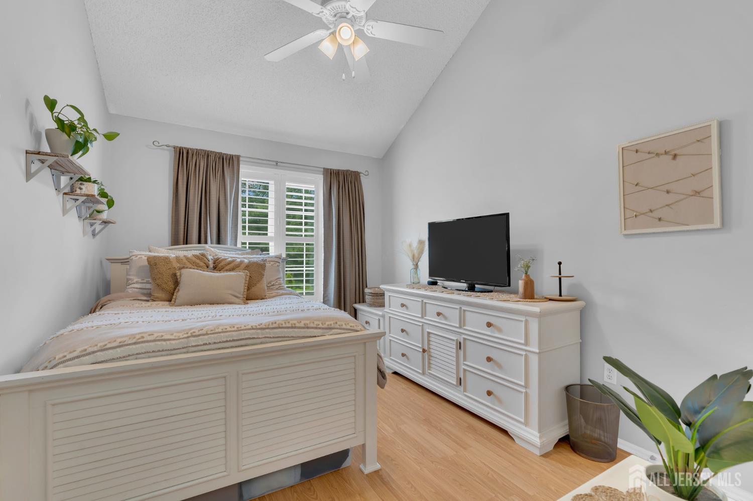 17 Richmond Court Tinton Falls NJ 07712