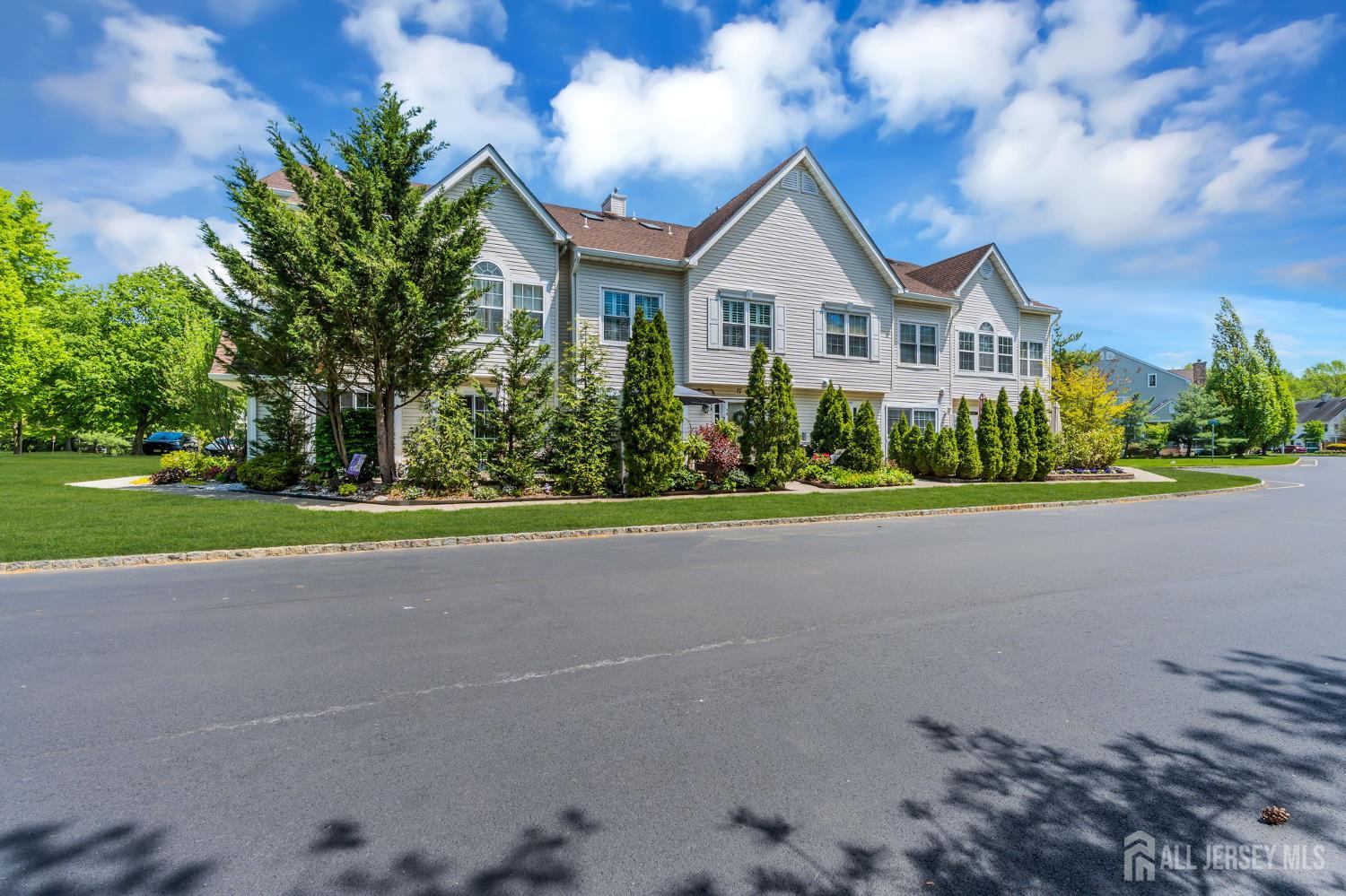 17 Richmond Court Tinton Falls NJ 07712
