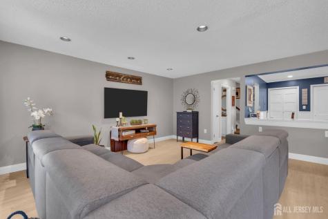 17 Richmond Court Tinton Falls NJ 07712