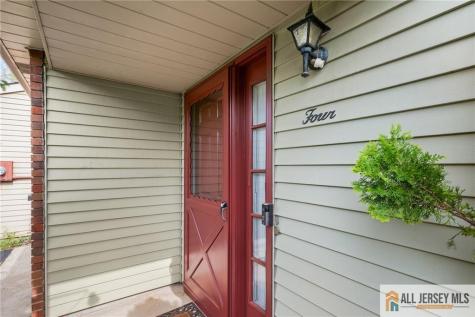 4 Hopkinson Court East Brunswick NJ 08816