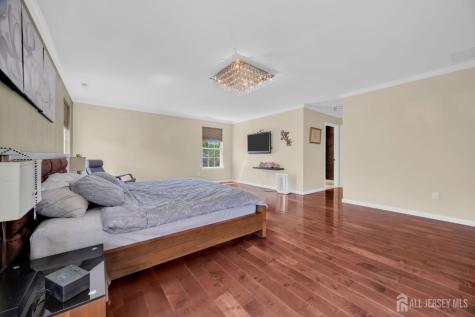 18 Gloria Lane Monroe NJ 08831