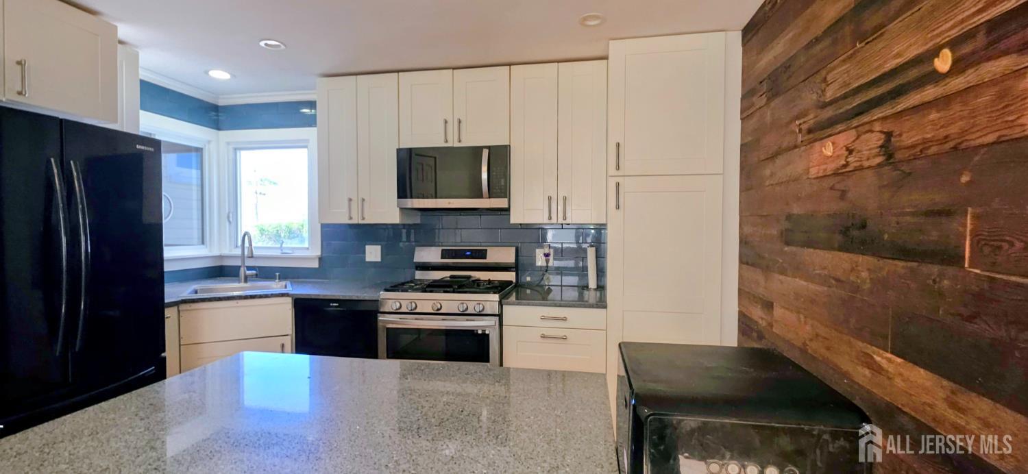7 Inverness Terrace Fords NJ 08863