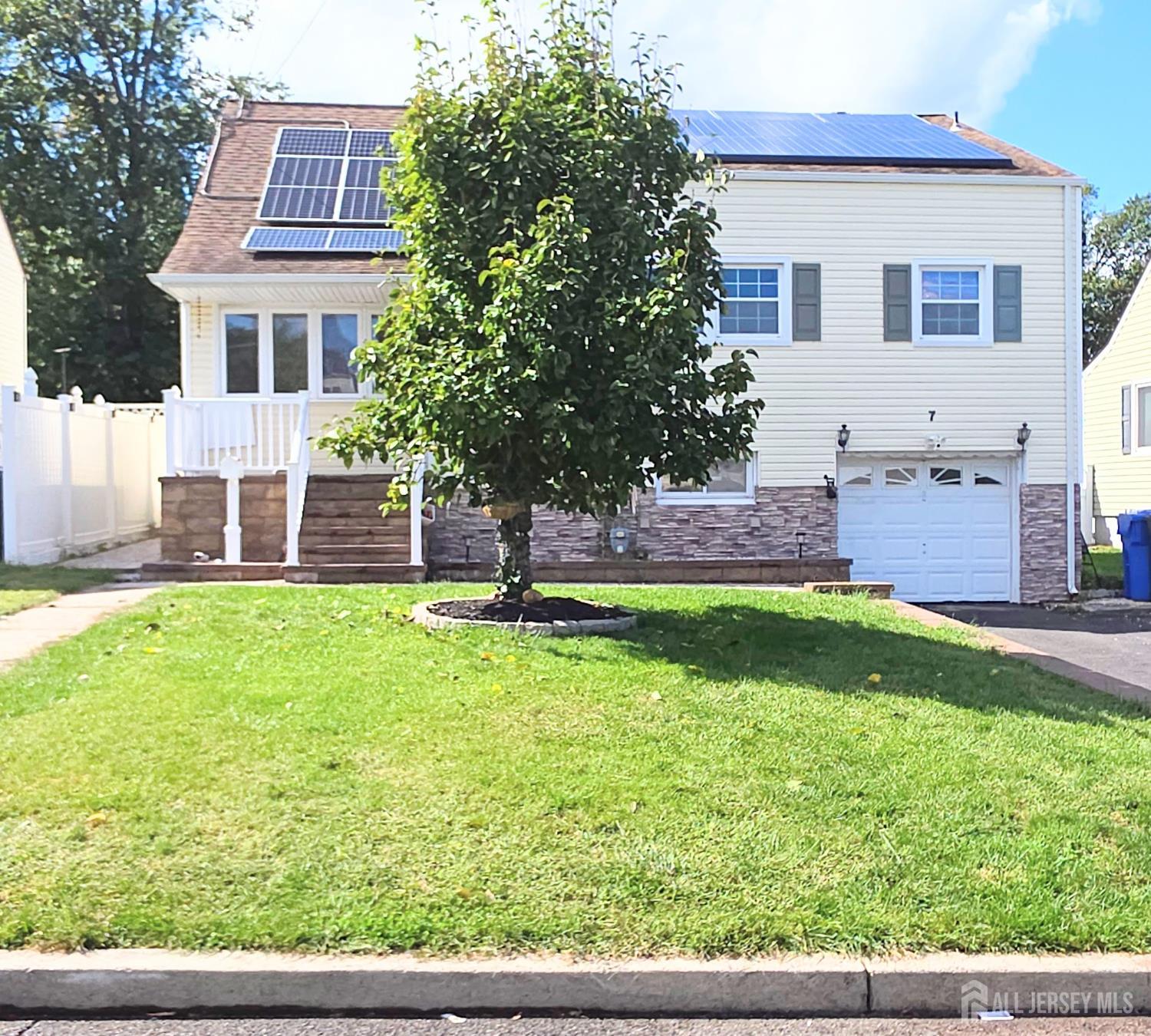 7 Inverness Terrace Fords NJ 08863