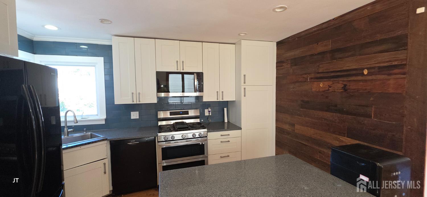 7 Inverness Terrace Fords NJ 08863