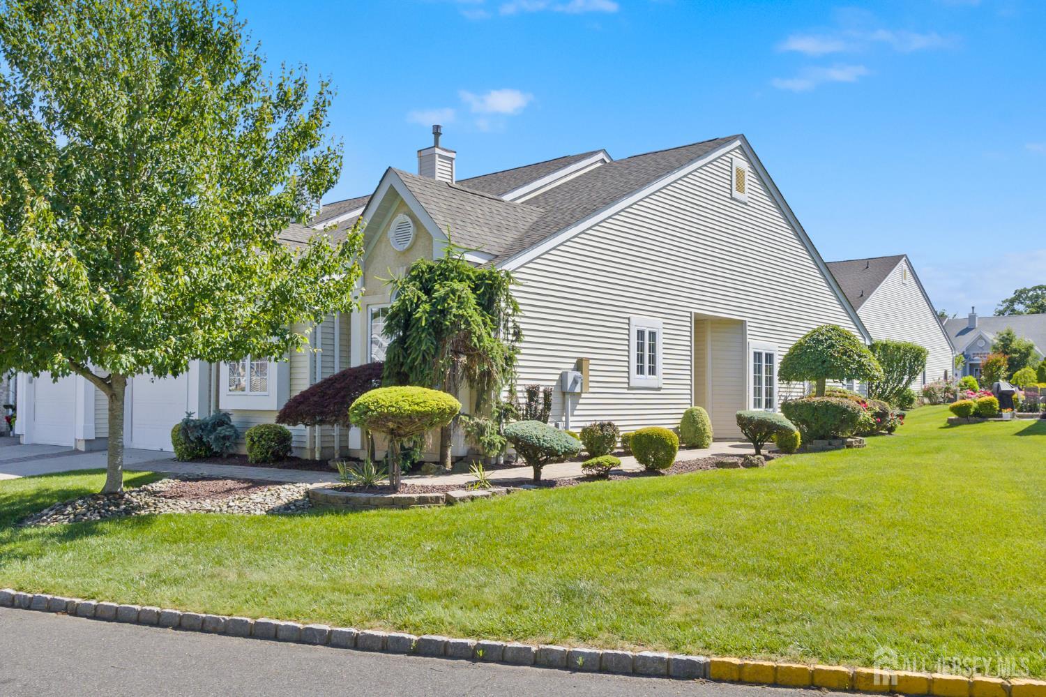 23 Stonewyck Place Monroe NJ 08831