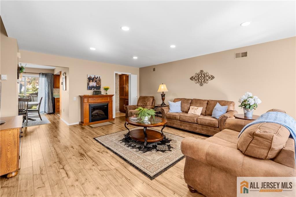 376 Stirling Drive Jamesburg NJ 08831