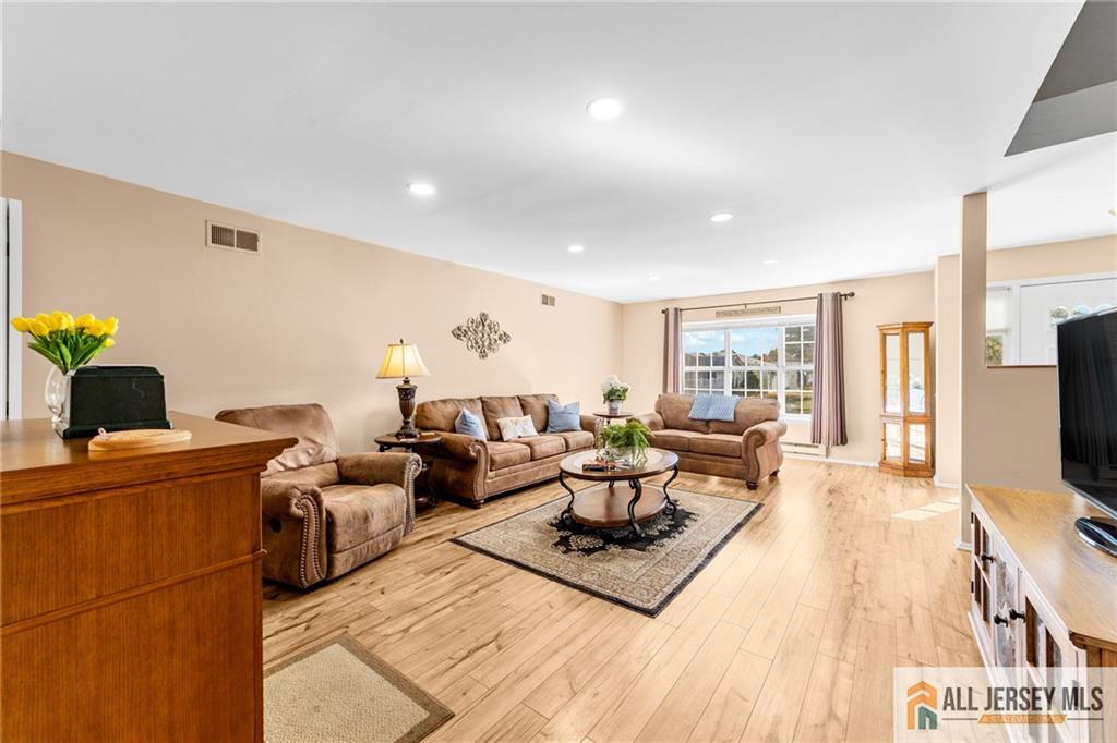 376 Stirling Drive Jamesburg NJ 08831