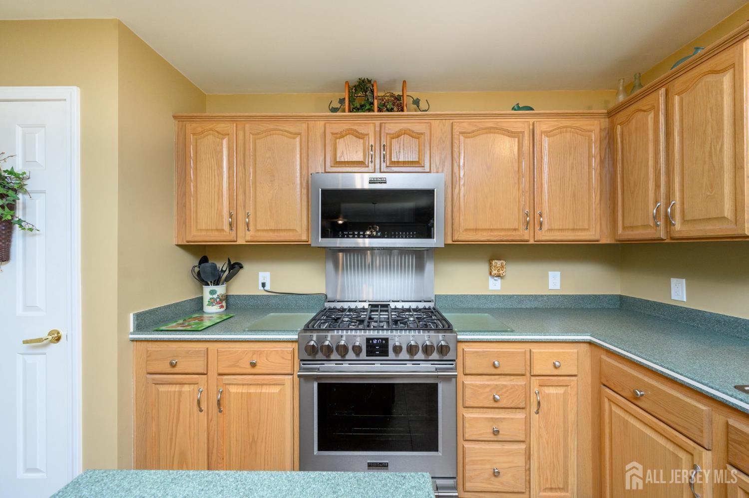19 Indian Trail Southampton NJ 08088