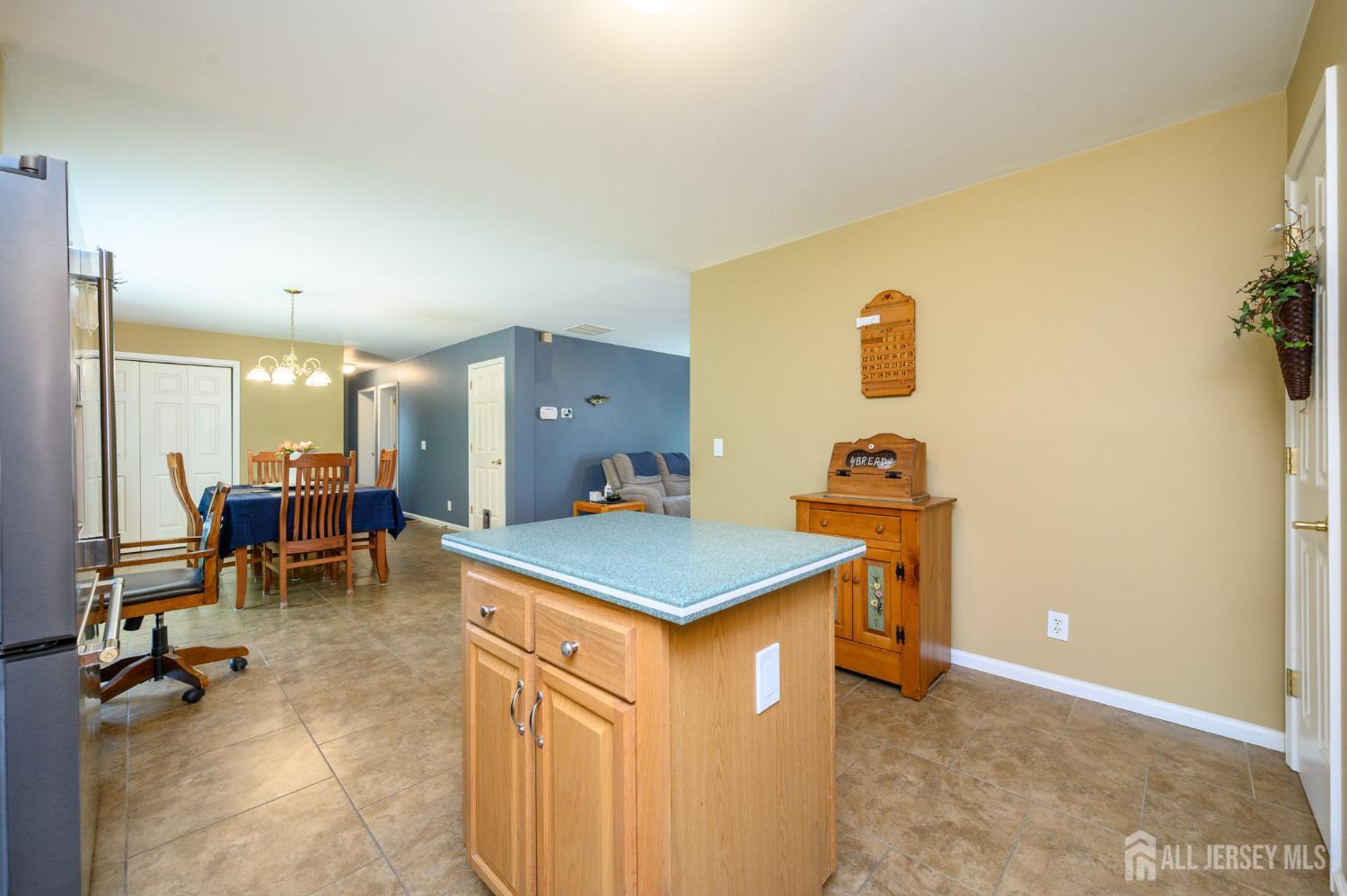 19 Indian Trail Southampton NJ 08088
