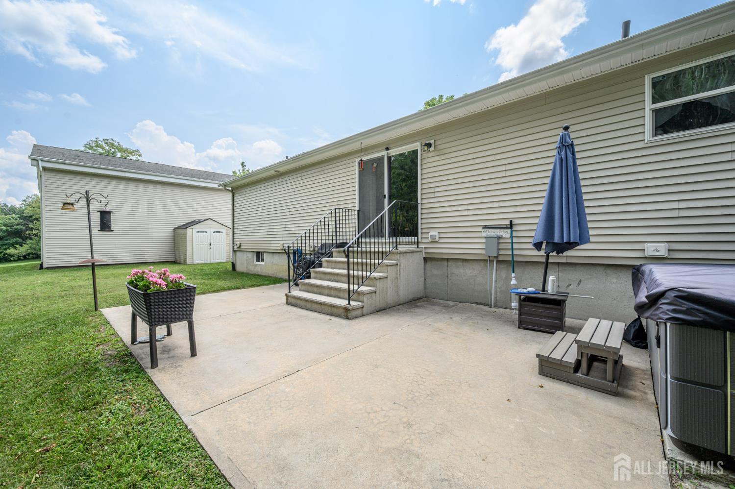 19 Indian Trail Southampton NJ 08088