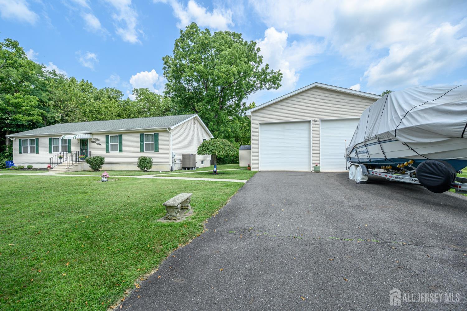 19 Indian Trail Southampton NJ 08088
