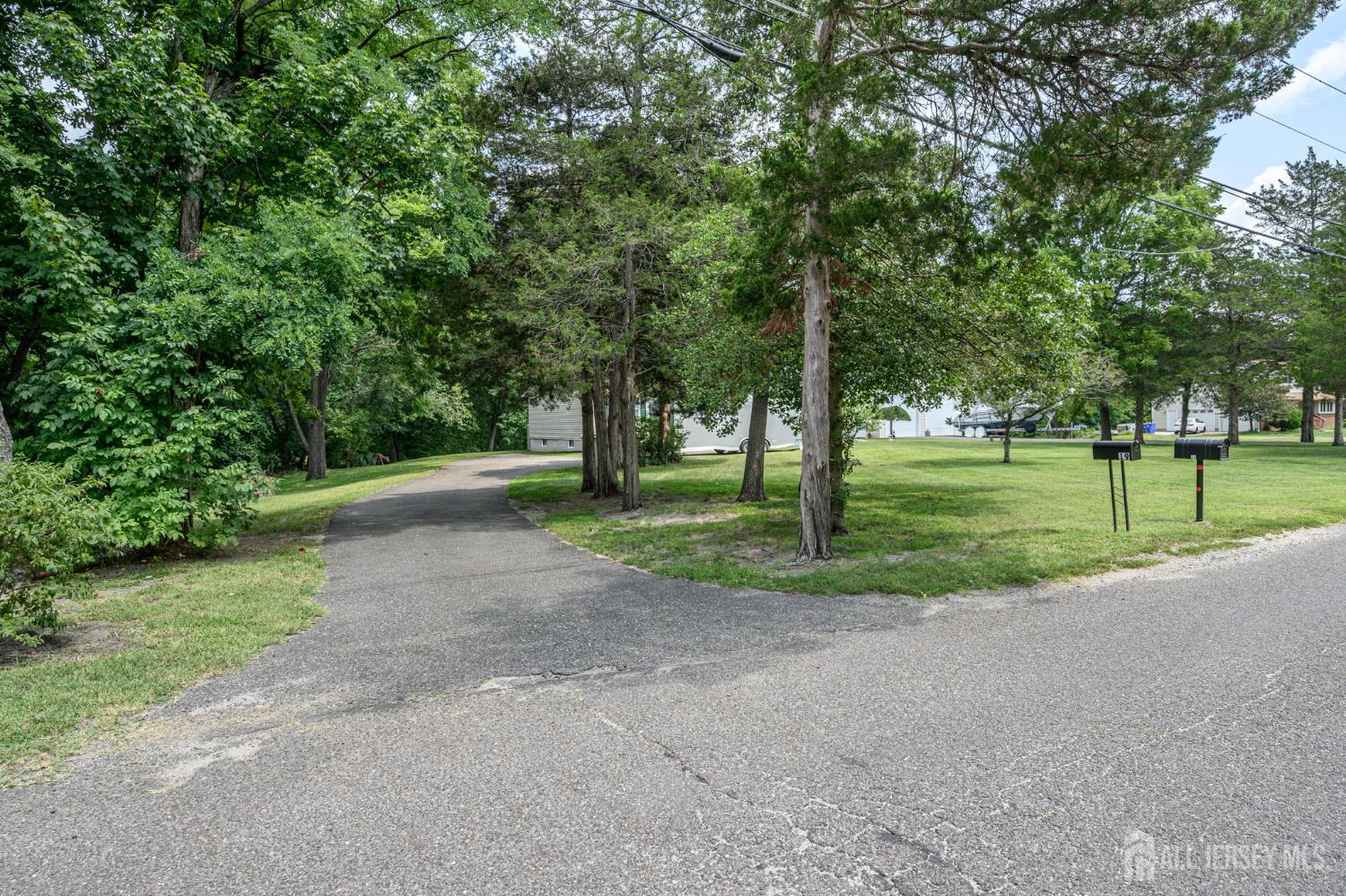 19 Indian Trail Southampton NJ 08088