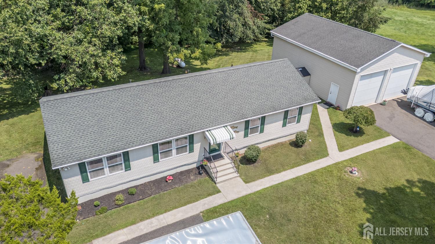 19 Indian Trail Southampton NJ 08088