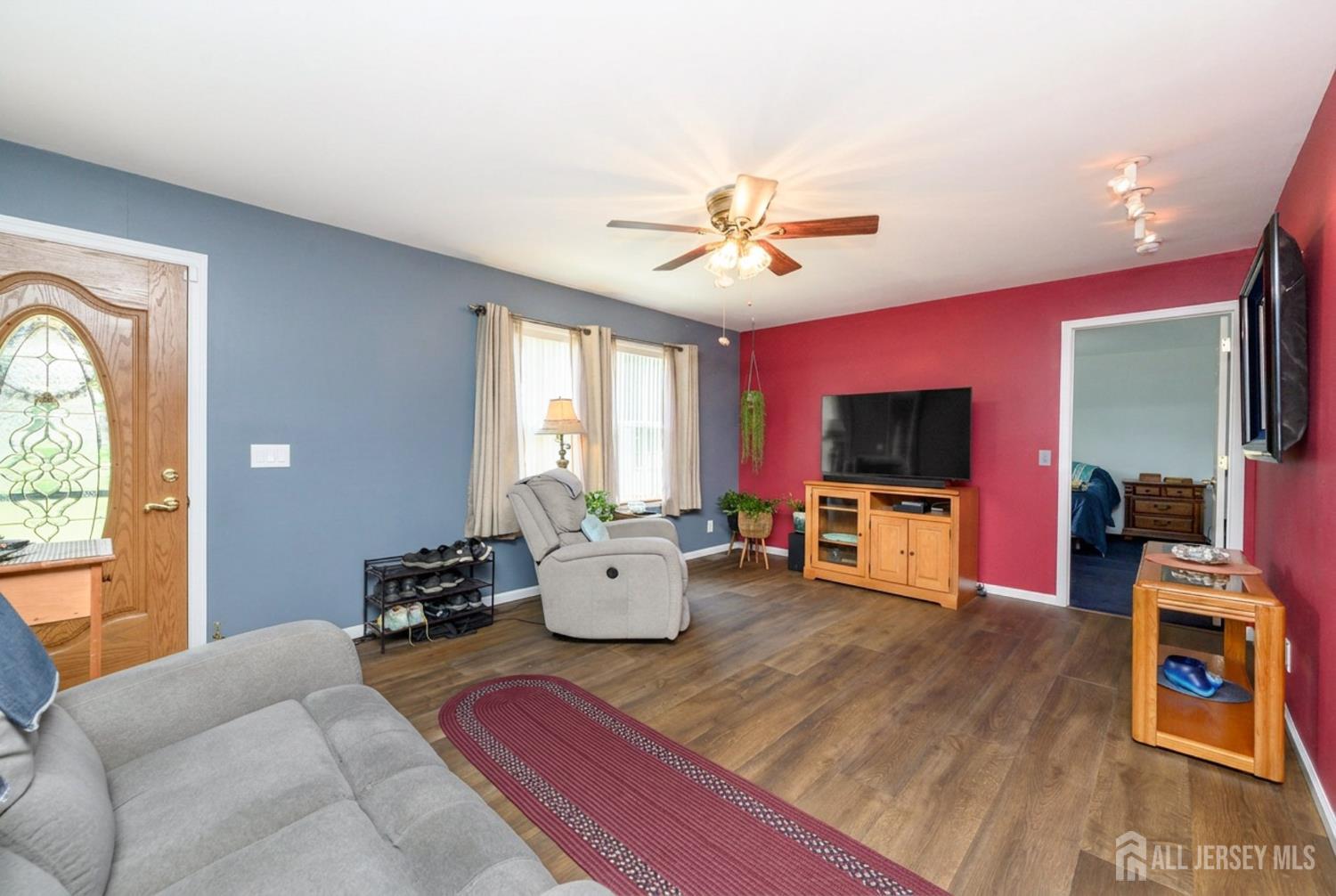 19 Indian Trail Southampton NJ 08088