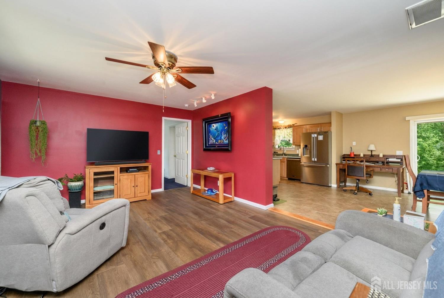 19 Indian Trail Southampton NJ 08088