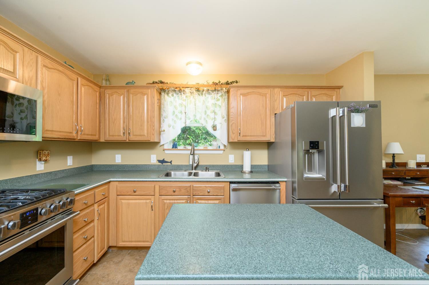 19 Indian Trail Southampton NJ 08088