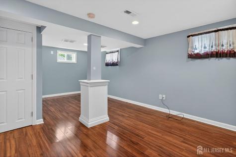 24 Moryan Road Edison NJ 08817