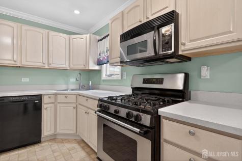 24 Moryan Road Edison NJ 08817