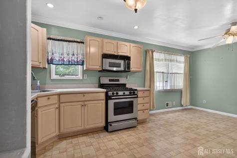 24 Moryan Road Edison NJ 08817