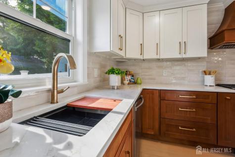 10 Rose Street Edison NJ 08817