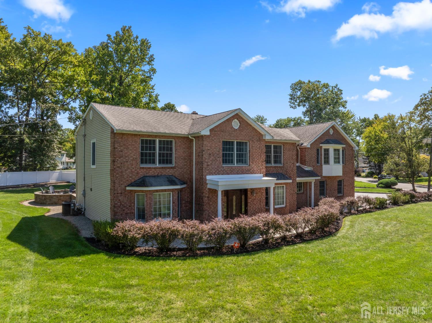 19 Bradford Road Edison NJ 08820