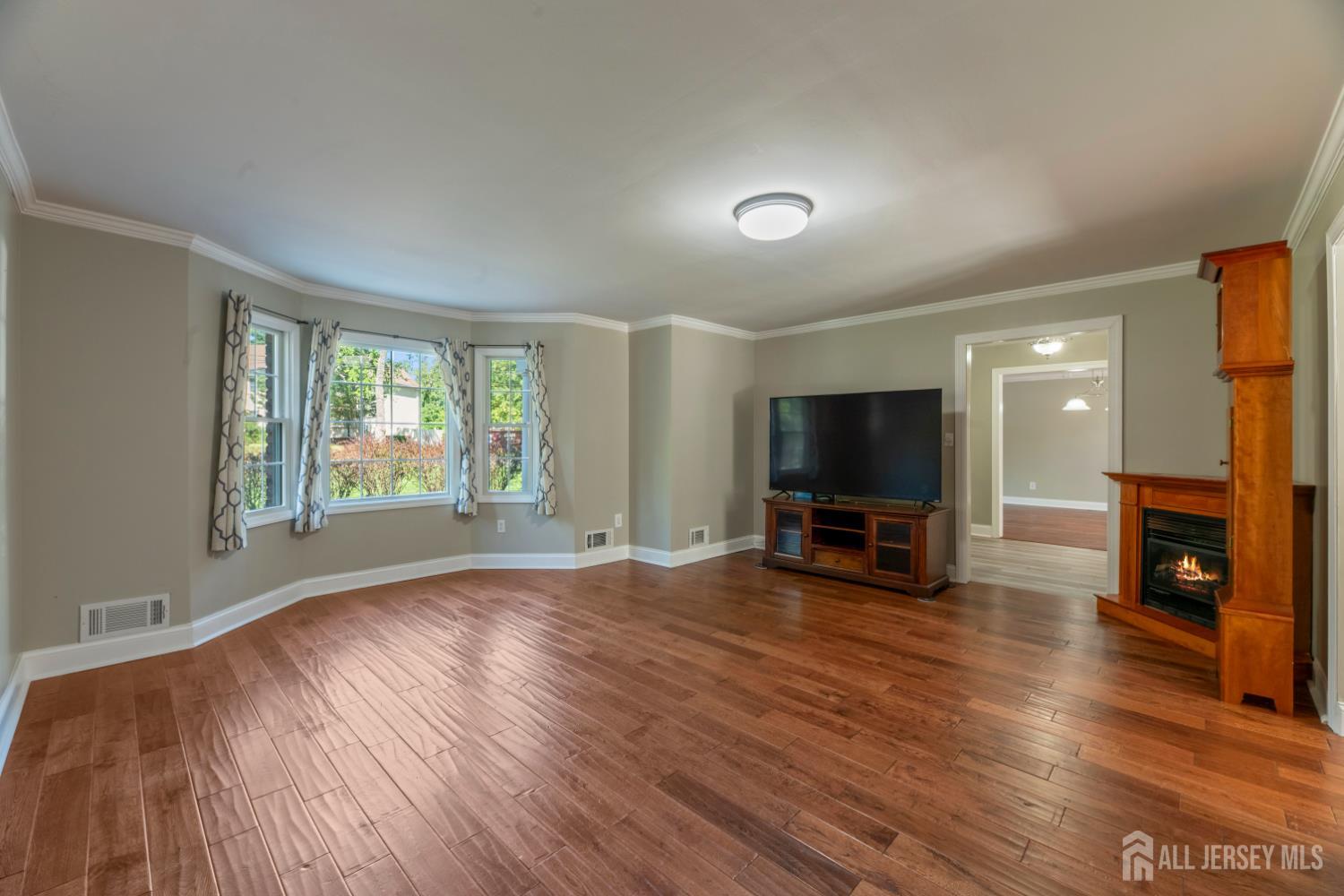19 Bradford Road Edison NJ 08820