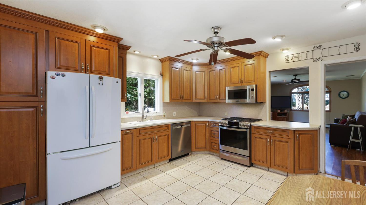 12 Nightingale Street Edison NJ 08820