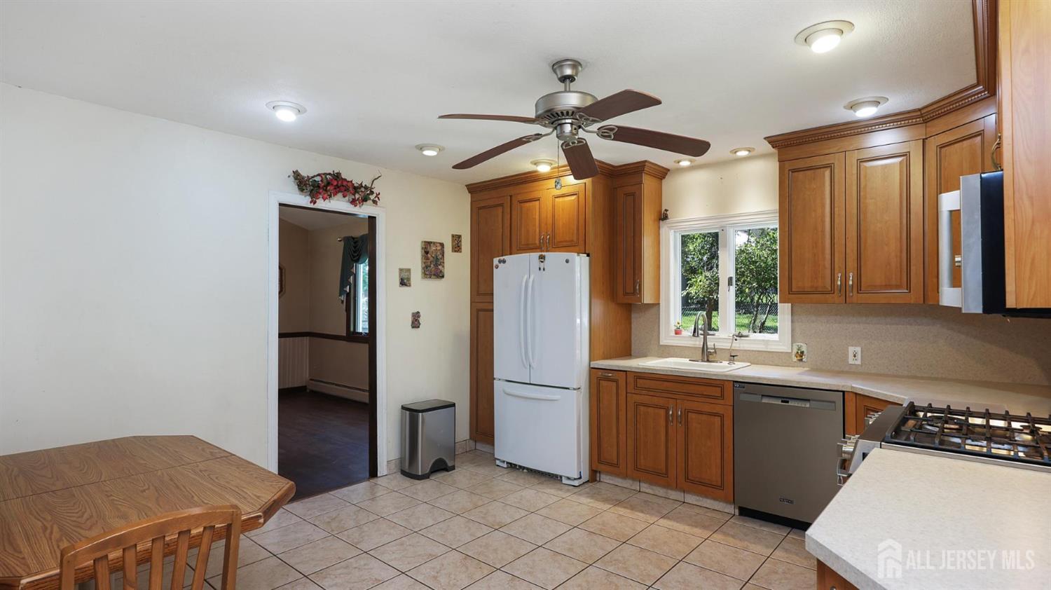 12 Nightingale Street Edison NJ 08820