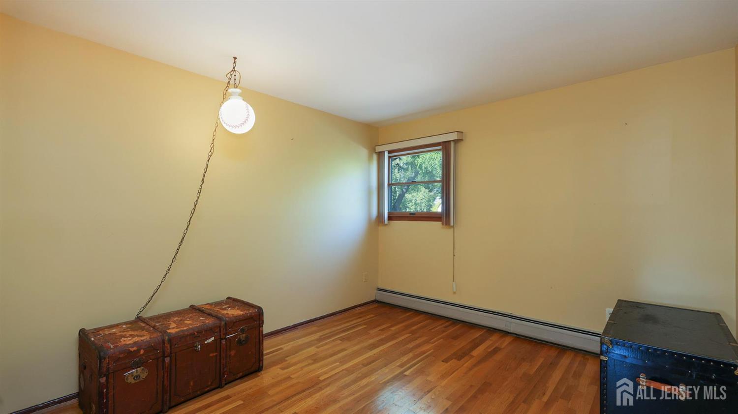 12 Nightingale Street Edison NJ 08820
