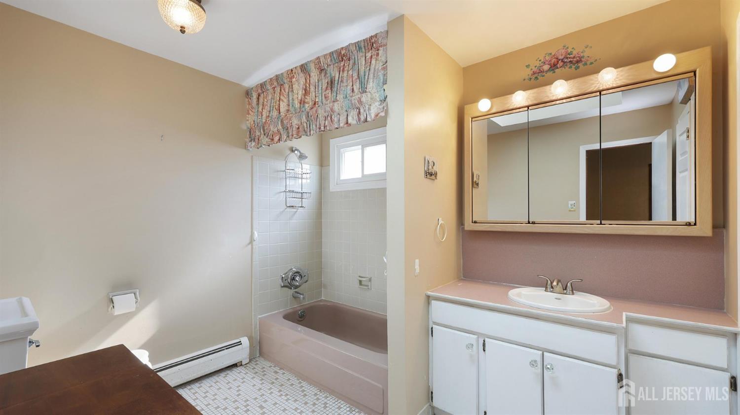 12 Nightingale Street Edison NJ 08820