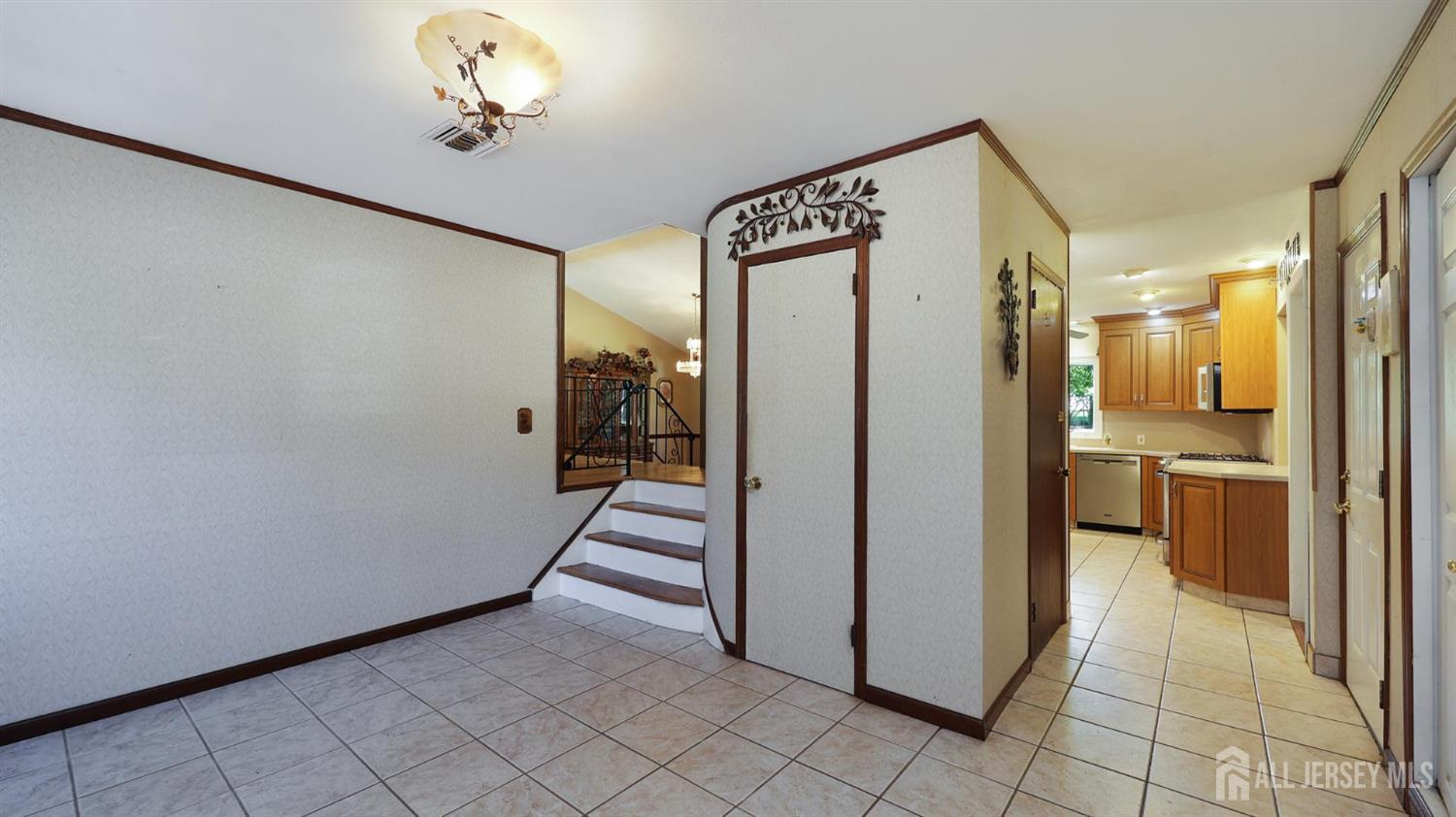 12 Nightingale Street Edison NJ 08820