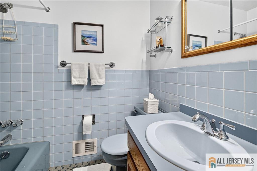 22 Norton Road South Brunswick NJ 08852