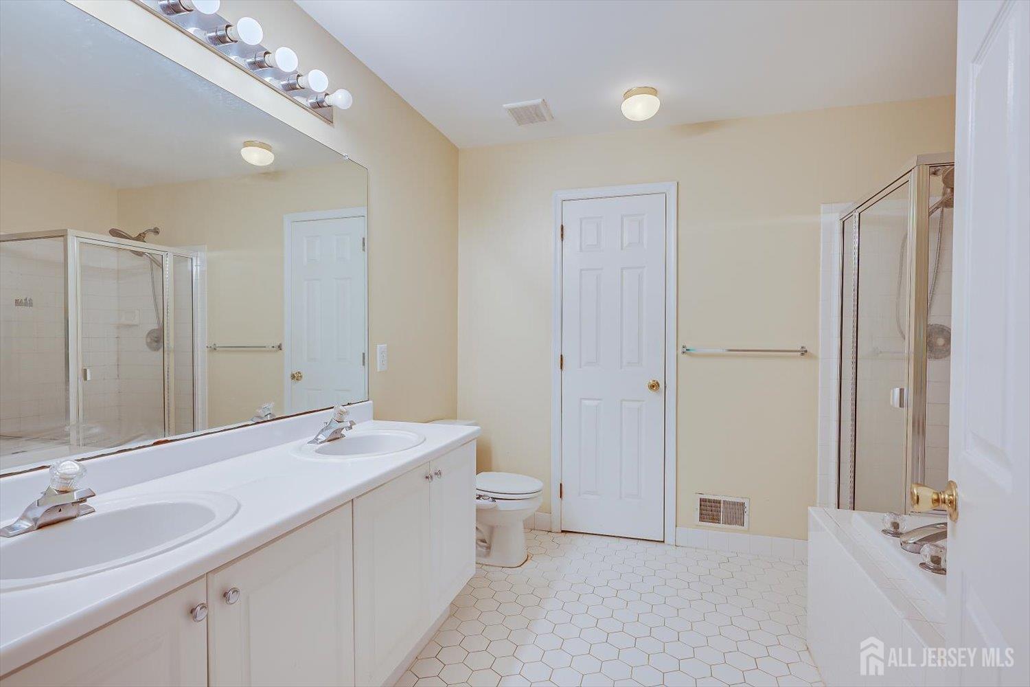 201 Waldorf Drive South Brunswick NJ 08540