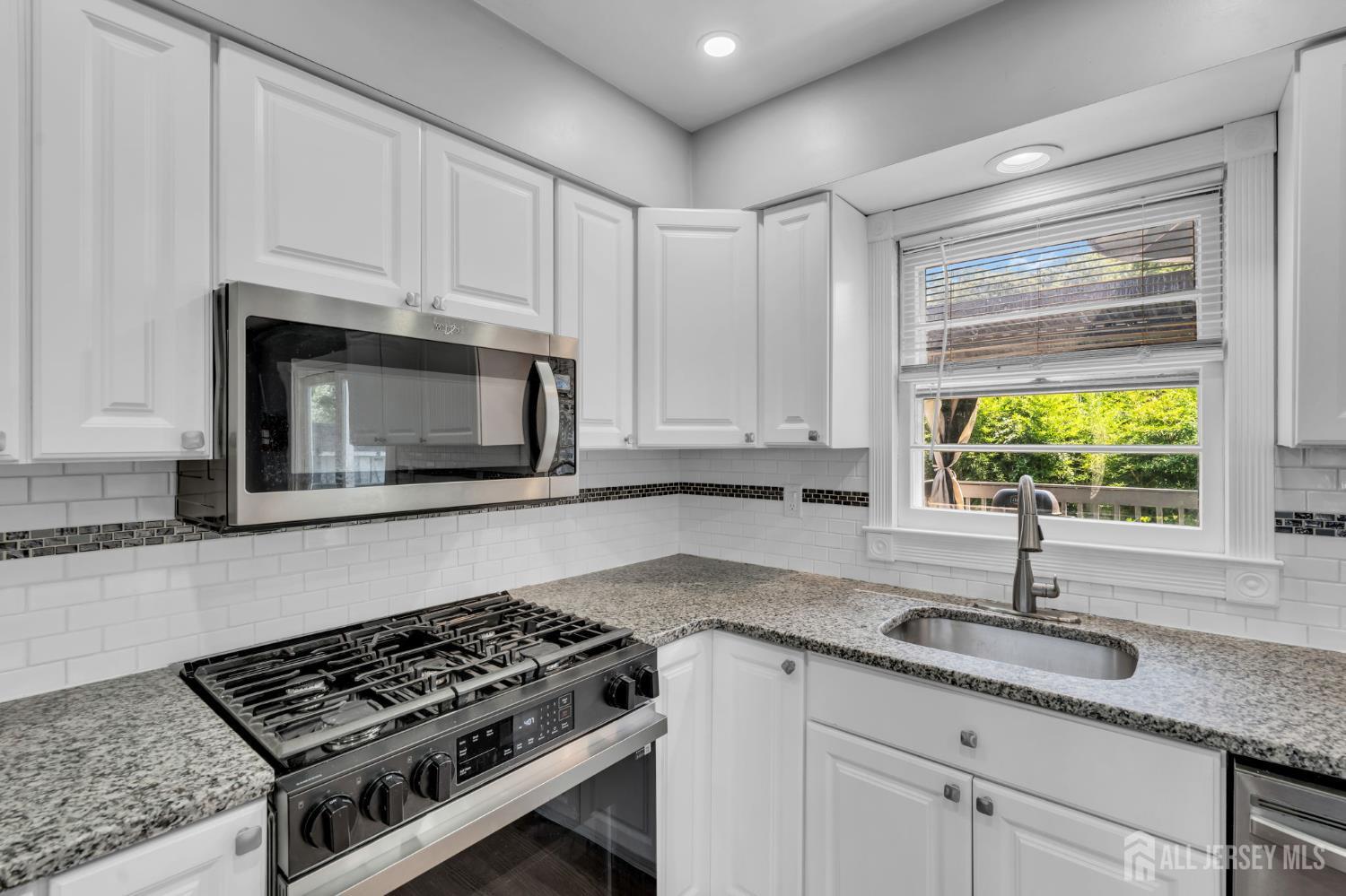 76 Clifton Street Edison NJ 08817