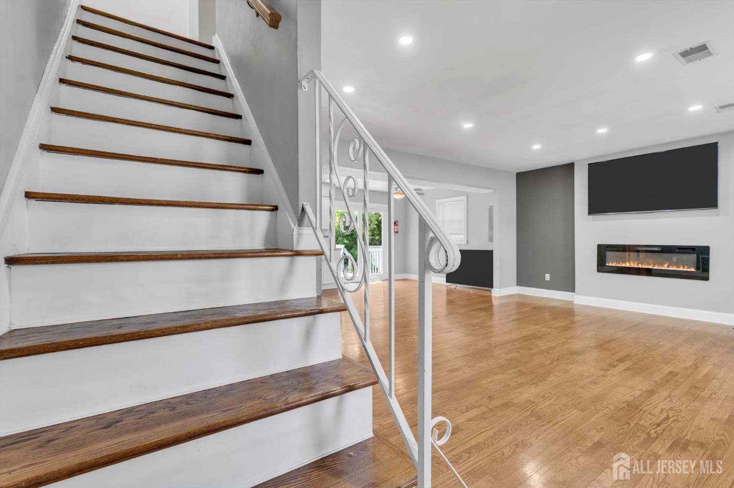 76 Clifton Street Edison NJ 08817
