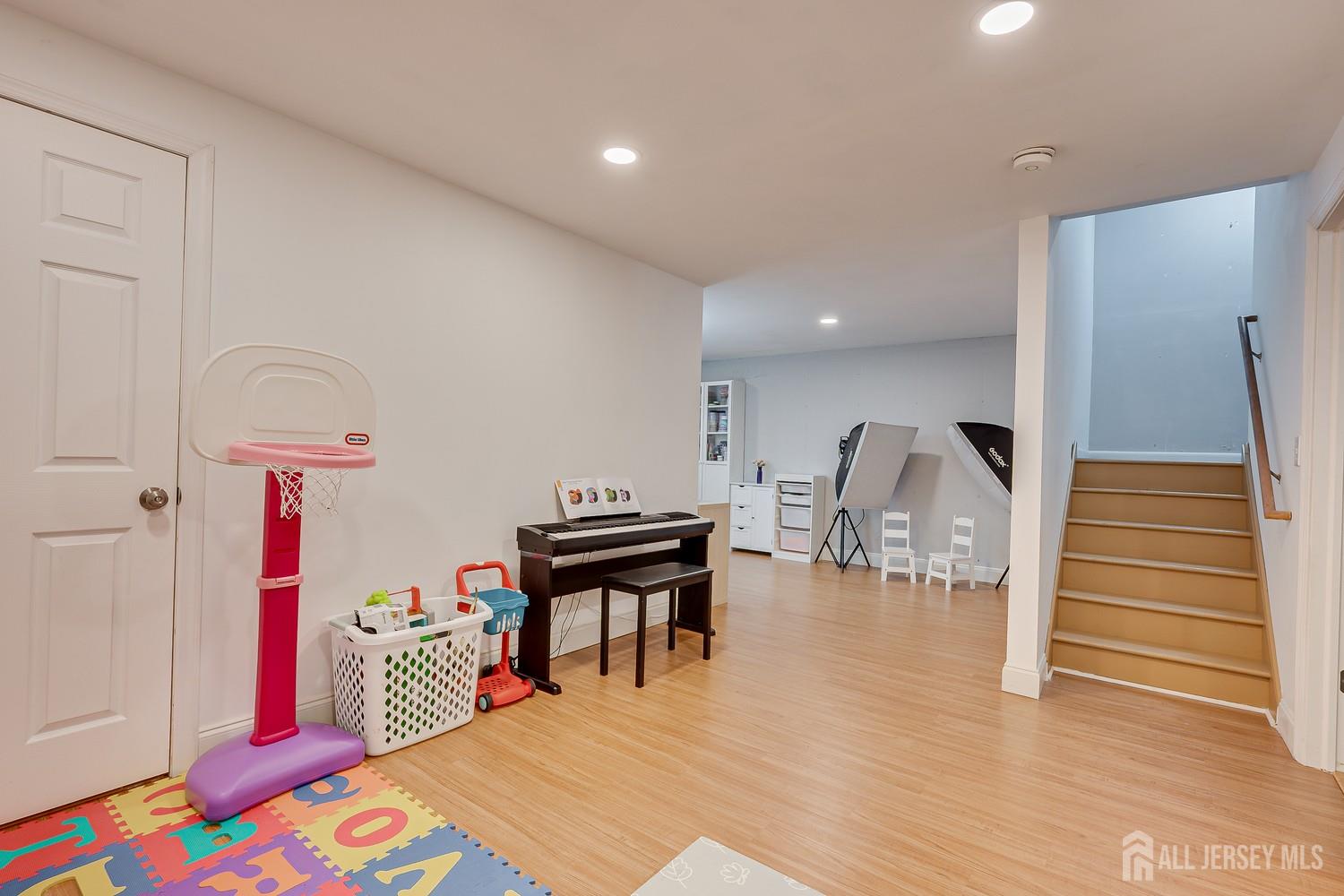 61 Sand Hill Road Jamesburg NJ 08831