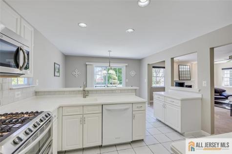 8 Pointer Place South Brunswick NJ 08824
