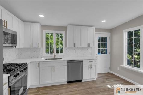 10 Harrison Street Sayreville NJ 08872