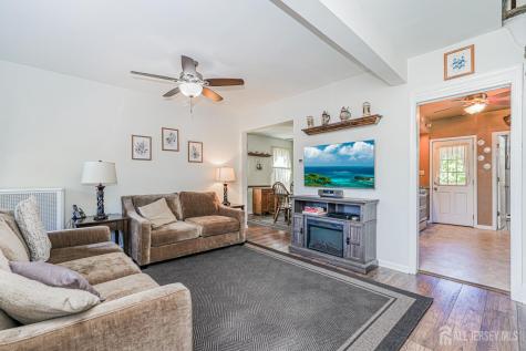 12 Fox Road Edison NJ 08817