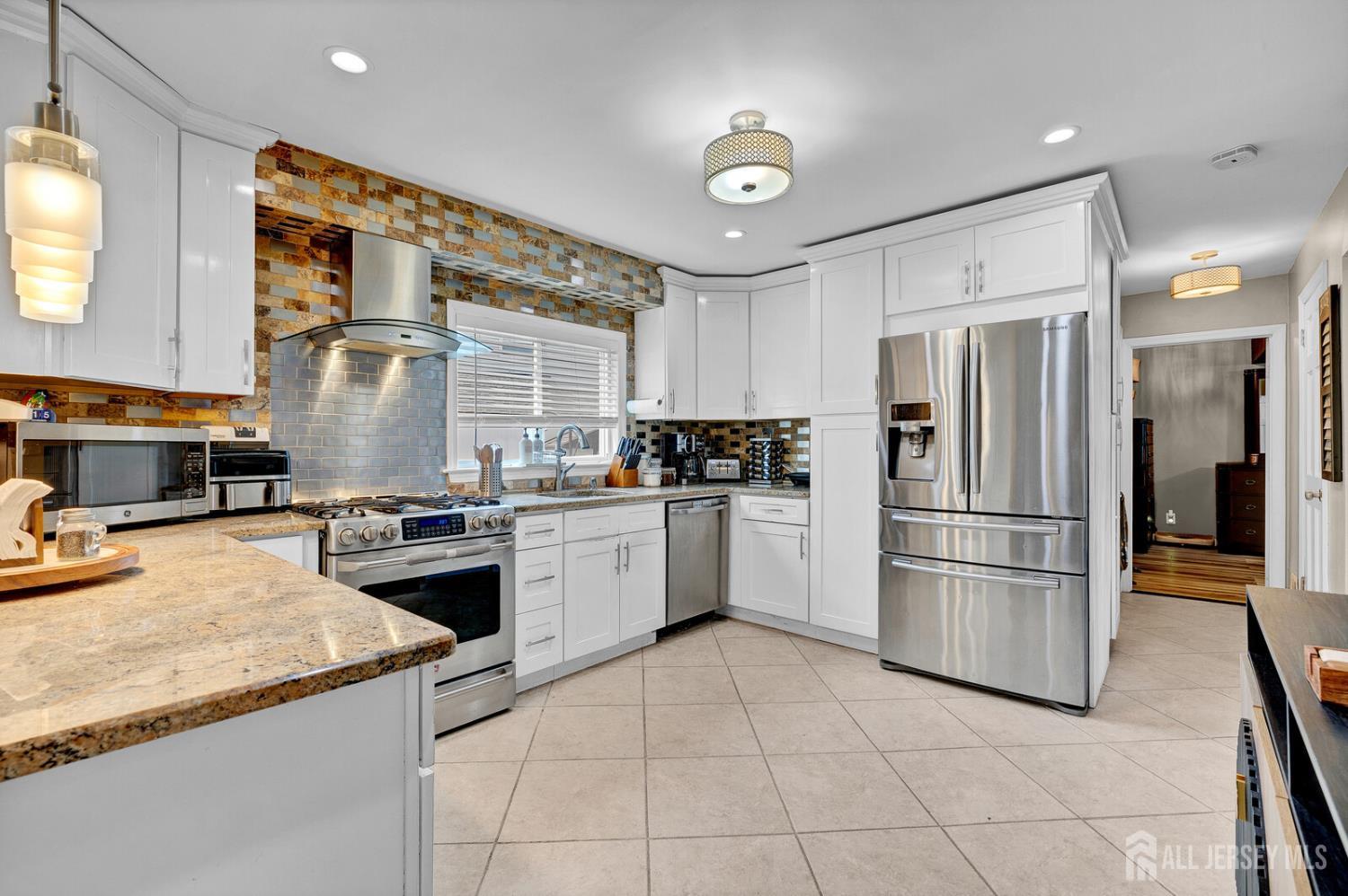 91 Crestview Road Fords NJ 08863