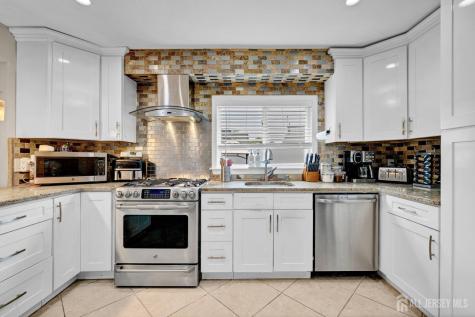 91 Crestview Road Fords NJ 08863