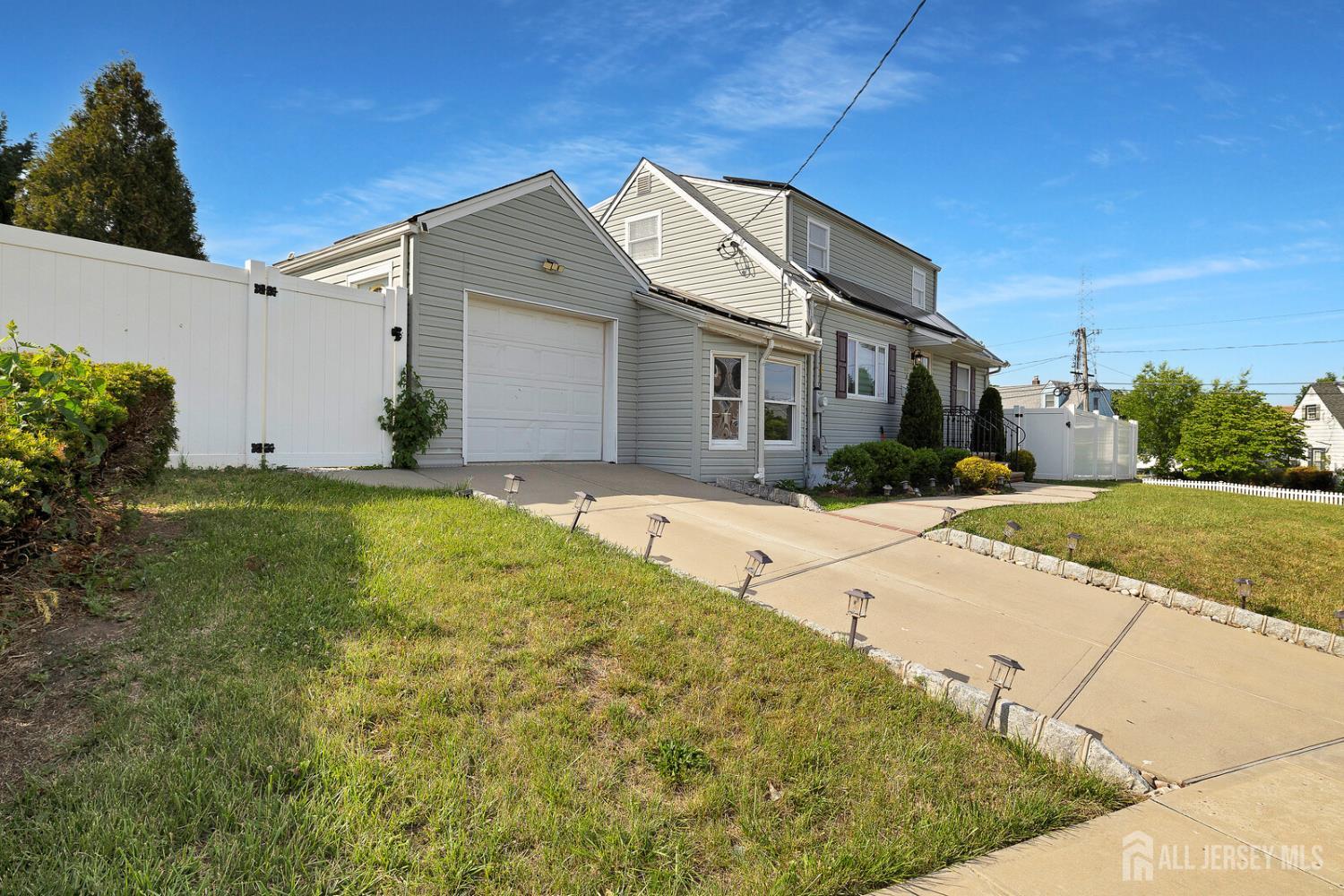 91 Crestview Road Fords NJ 08863