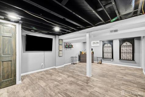 91 Crestview Road Fords NJ 08863