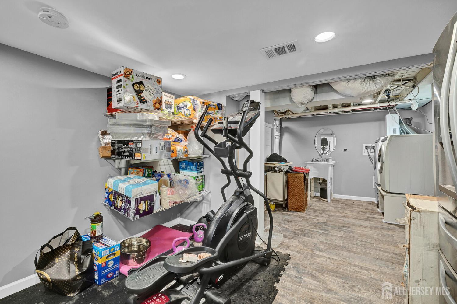 91 Crestview Road Fords NJ 08863