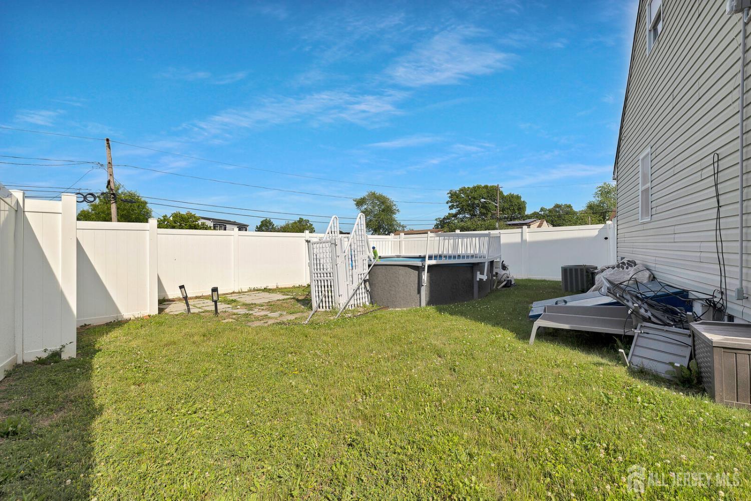 91 Crestview Road Fords NJ 08863
